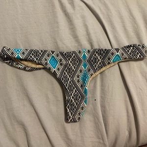 Thai hookipa bottoms size S